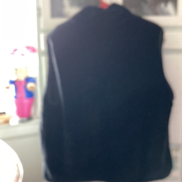 Faux Fur Zippered vest (sleeveless). Large. - Picture 4 of 7